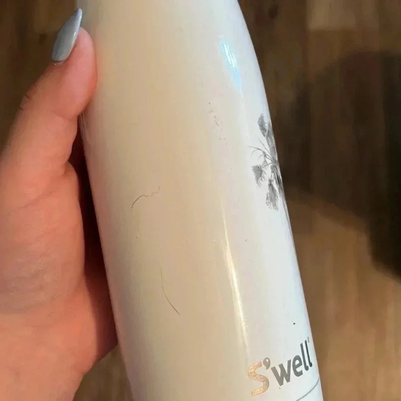 Swell Water Bottle - Picture 3 of 4